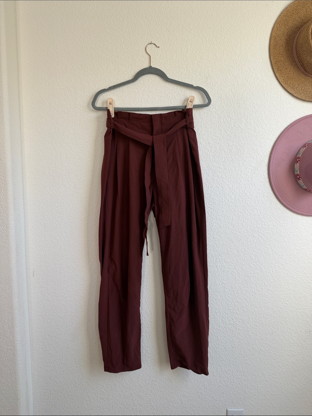 Athleta Skyline Burgundy Paperbag Waist Tie Pants